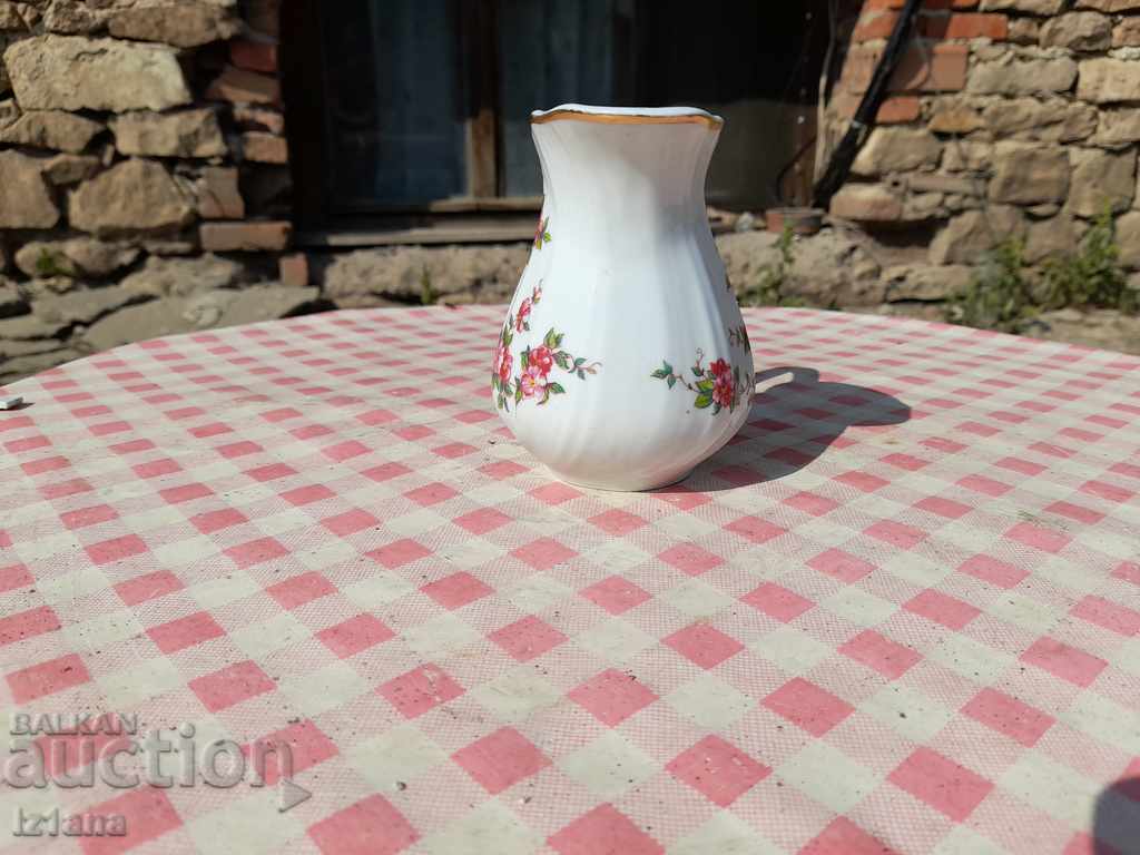 An old porcelain jug, a jug with price 15.00 BGN | € 7.67 An old porcelain jug, a jug with price 15.00 BGN | € 7.67