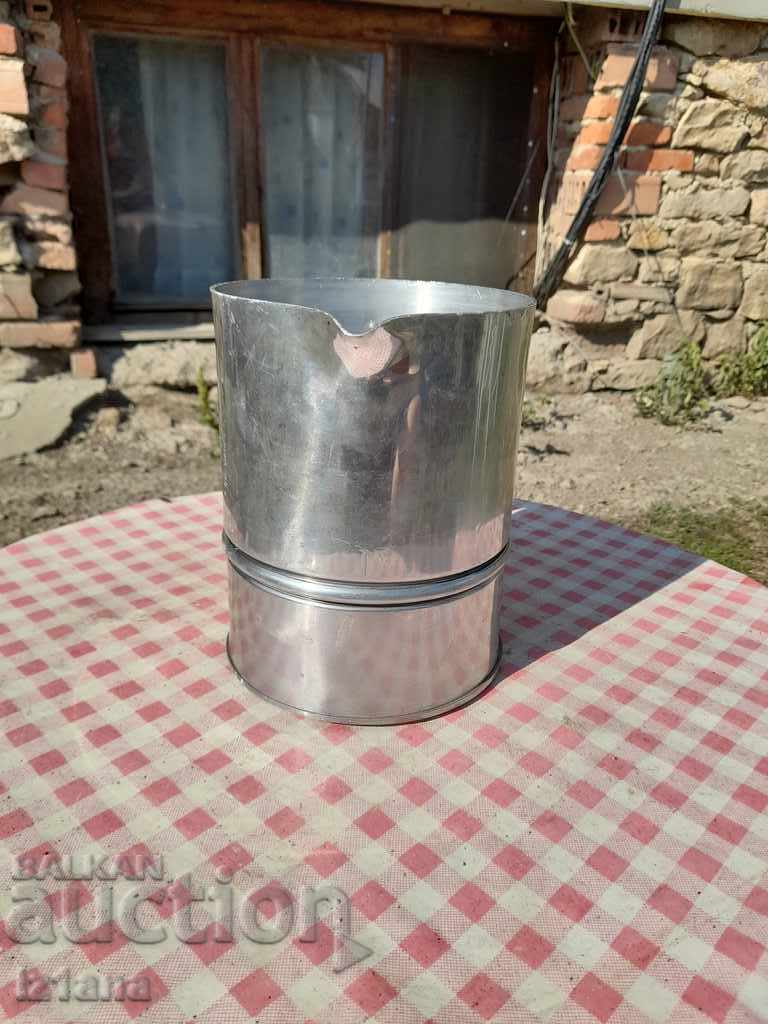 Old aluminum electric kettle with price 50.00 BGN | € 25.56 Old aluminum electric kettle with price 50.00 BGN | € 25.56