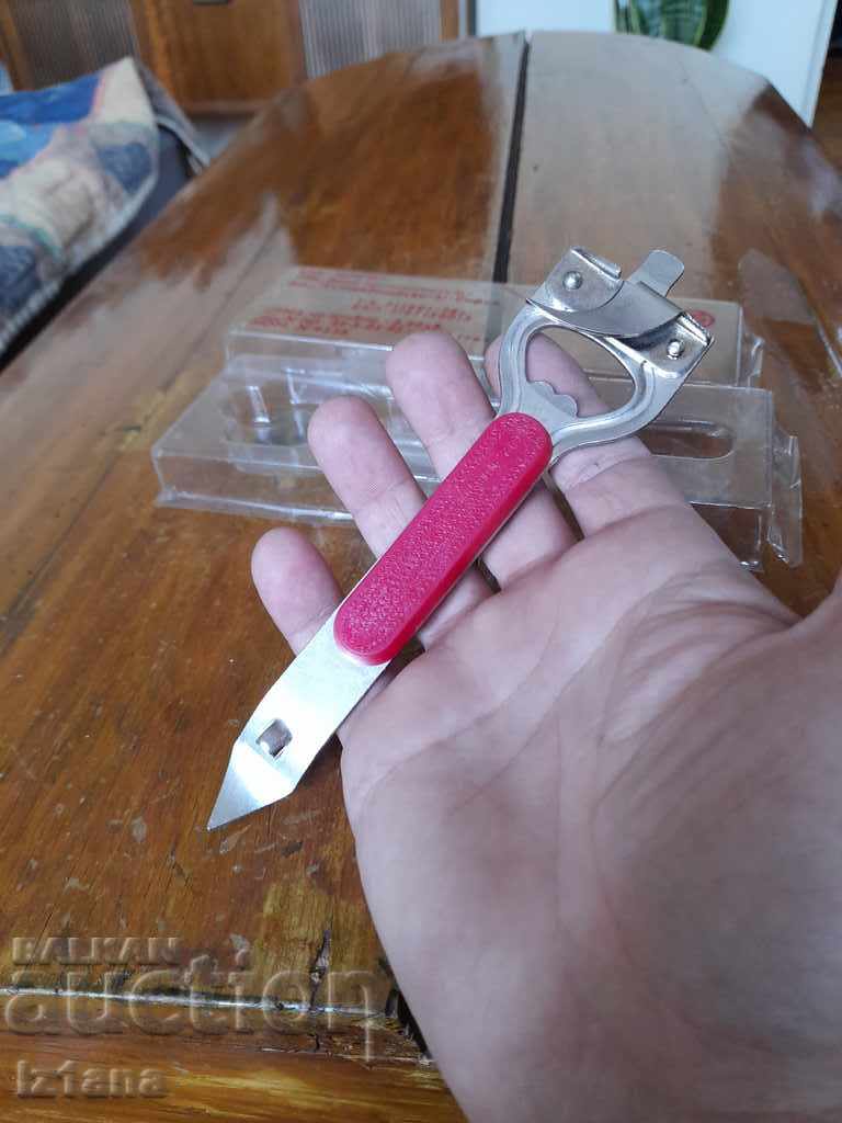 An old universal opener - 5