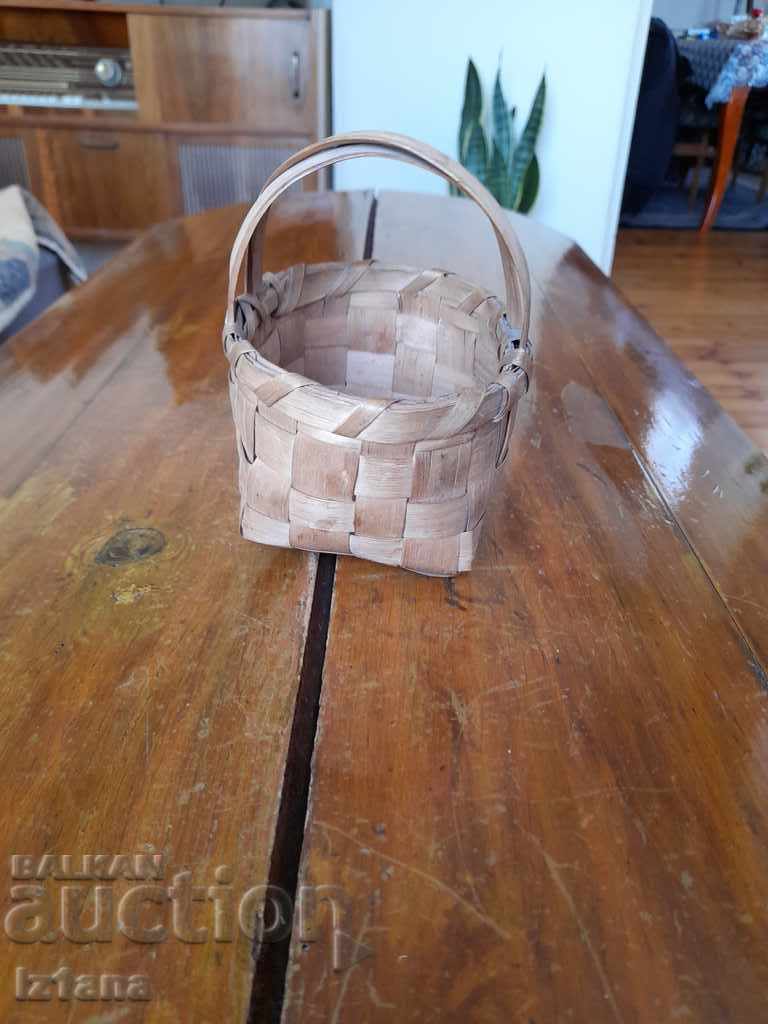 Old basket, basket with price 9.00 BGN | € 4.60 Old basket, basket with price 9.00 BGN | € 4.60