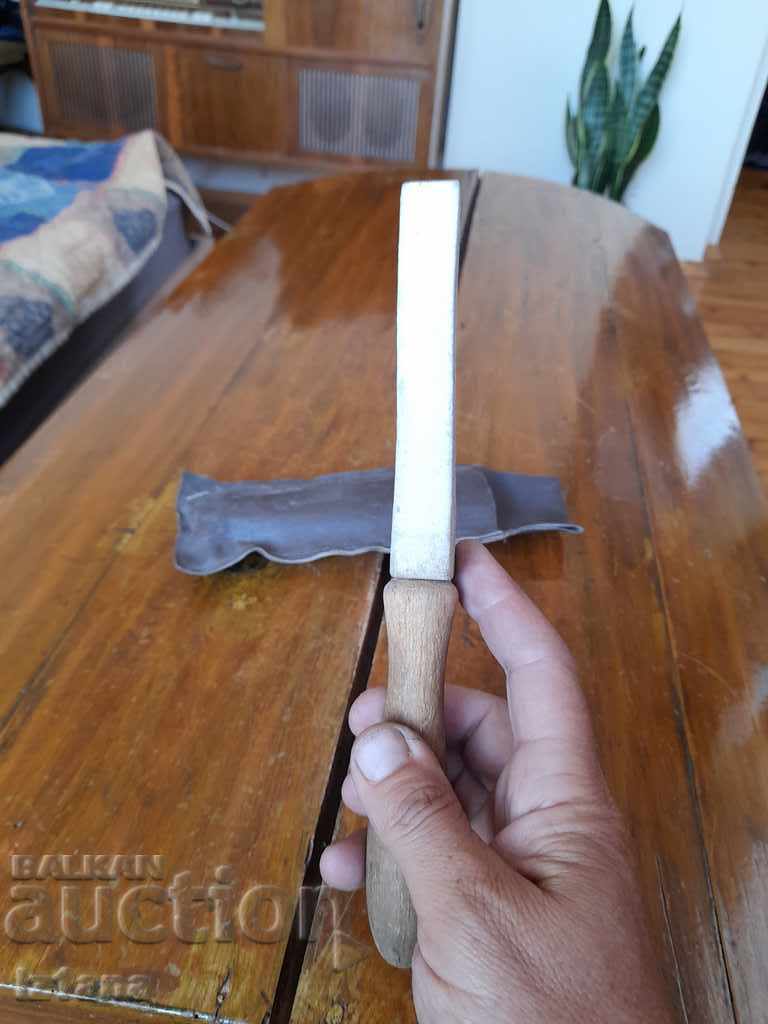 Delivery of Old knife sharpener, knives Delivery of Old knife sharpener, knives