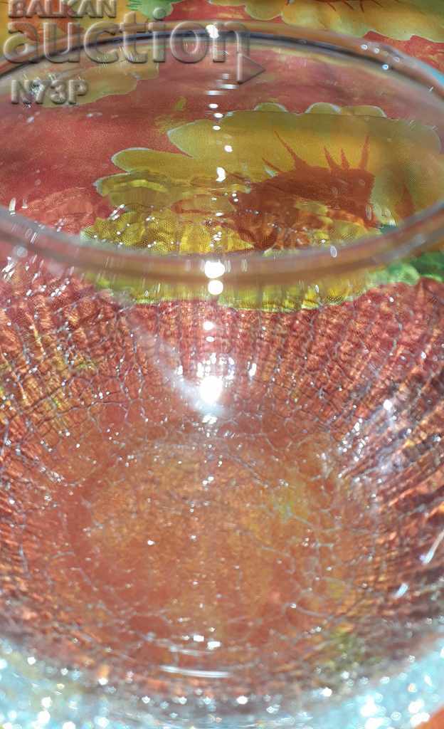 Delivery of VASE. CRACKED AND RELIEFED GLASS. HANDMADE.