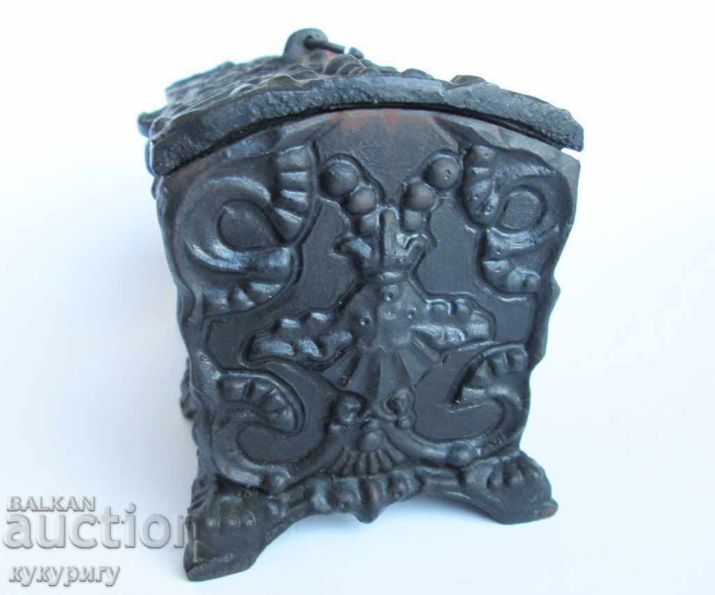 Παράδοση Κιβώτιο κοσμημάτων από μαντέμι από παλιό Ρώσο συγγραφέα Παράδοση Κιβώτιο κοσμημάτων από μαντέμι από παλιό Ρώσο συγγραφέα