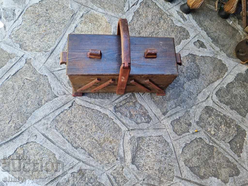 Old dressing table. Wooden locker - 7 Old dressing table. Wooden locker - 7