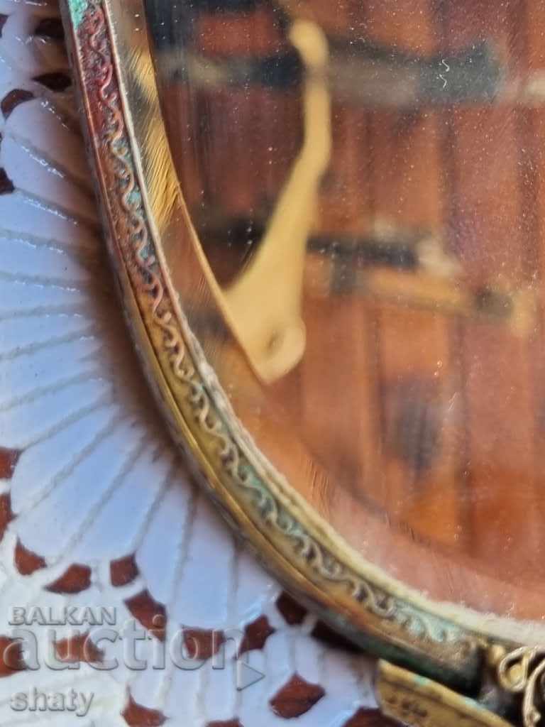 Livrarea Oglindă antică Livrarea Oglindă antică