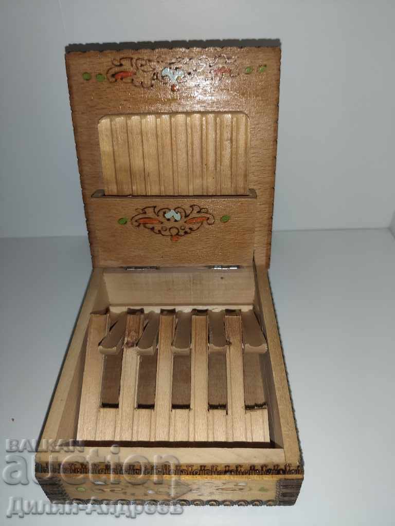 Δημοπρασία Παλαιό ξύλινο κουτί για τσιγάρα από τον 20ο αιώνα Δημοπρασία Παλαιό ξύλινο κουτί για τσιγάρα από τον 20ο αιώνα