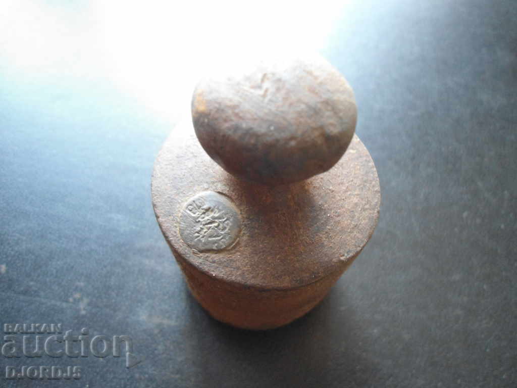 Auction Old weight, mace, 0.500 kg Auction Old weight, mace, 0.500 kg