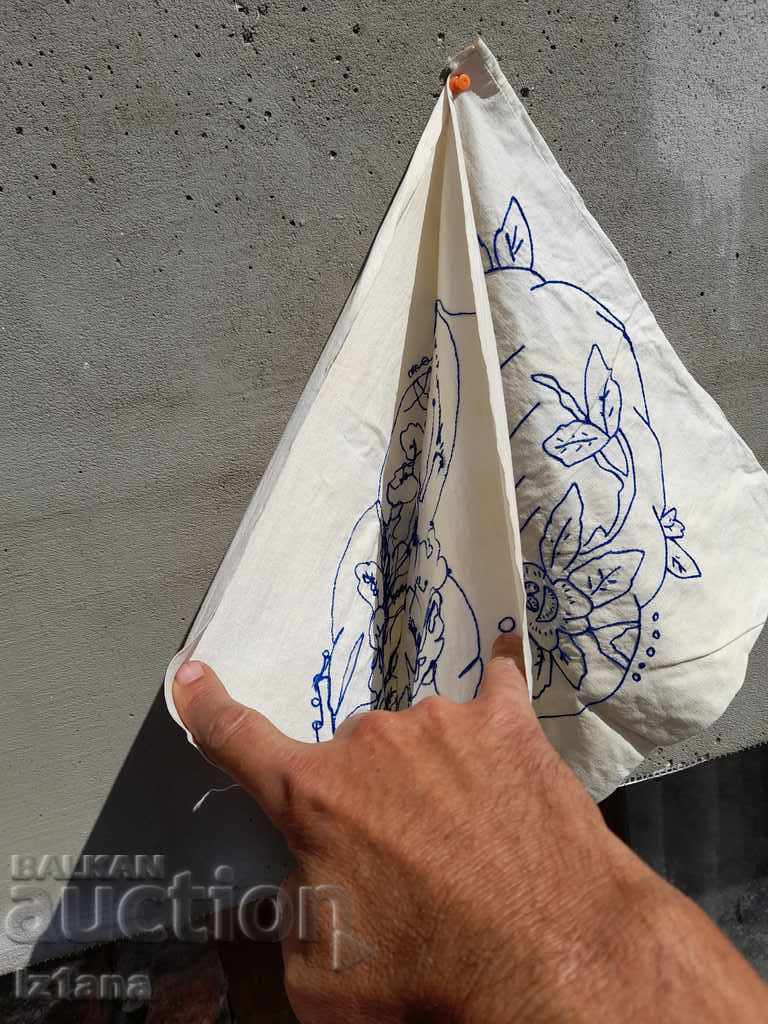 Delivery of An old embroidered pillow case Delivery of An old embroidered pillow case