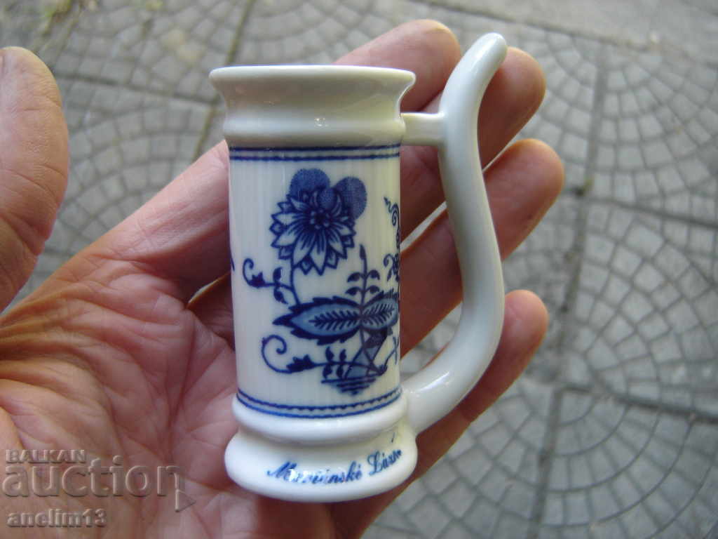OLD PORCELAIN GLASS with price 25.00 BGN | € 12.78 OLD PORCELAIN GLASS with price 25.00 BGN | € 12.78