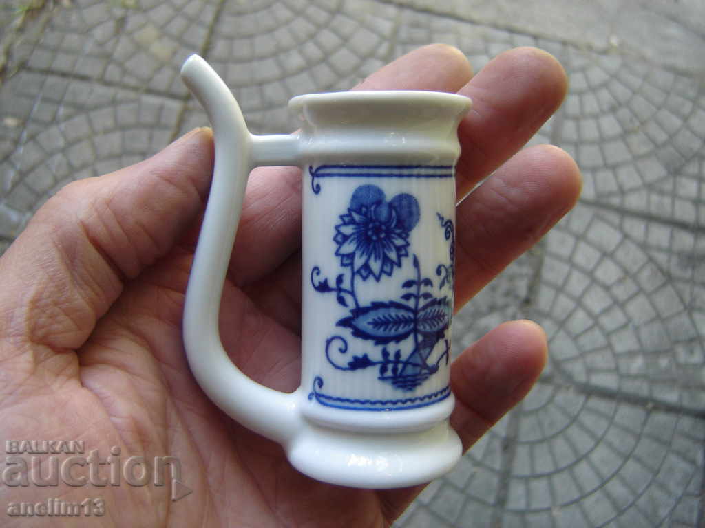 Delivery of OLD PORCELAIN GLASS Delivery of OLD PORCELAIN GLASS