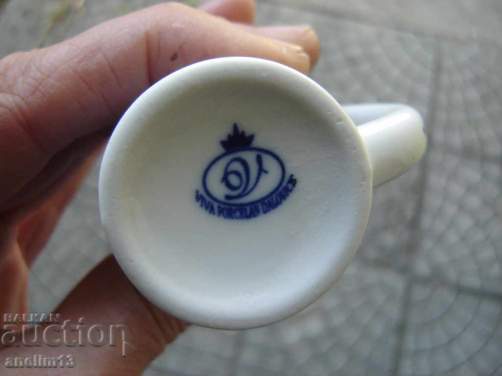 OLD PORCELAIN GLASS - 6 OLD PORCELAIN GLASS - 6