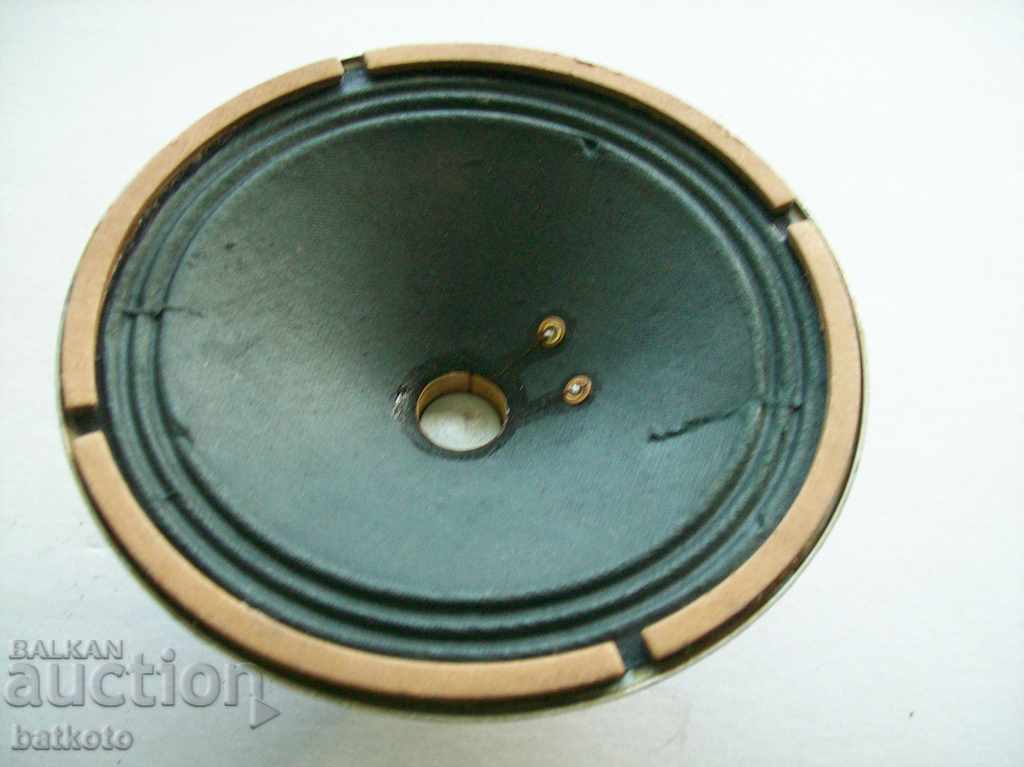 An old radio speaker with price 7.00 BGN | € 3.58 An old radio speaker with price 7.00 BGN | € 3.58