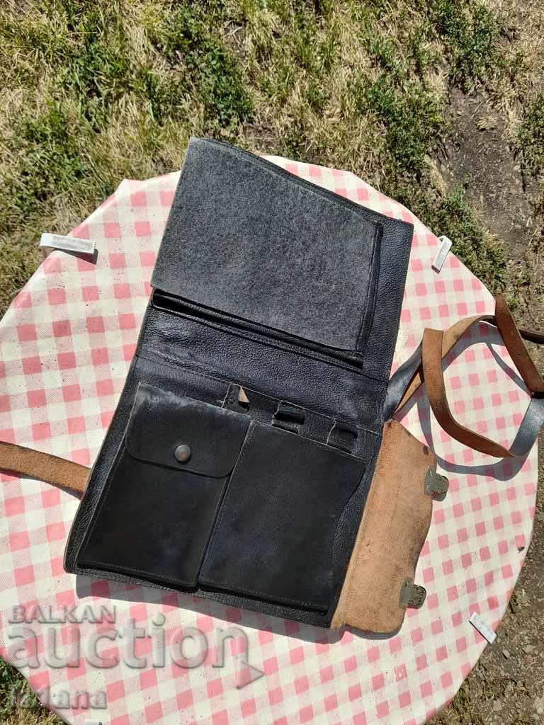 Delivery of An old commander's bag Delivery of An old commander's bag