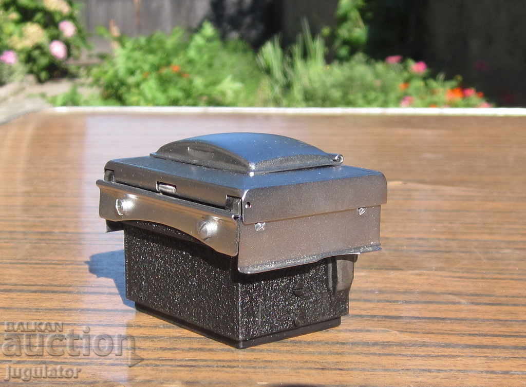 Auction IHAGEE viewfinder for German EXAKTA camera Auction IHAGEE viewfinder for German EXAKTA camera