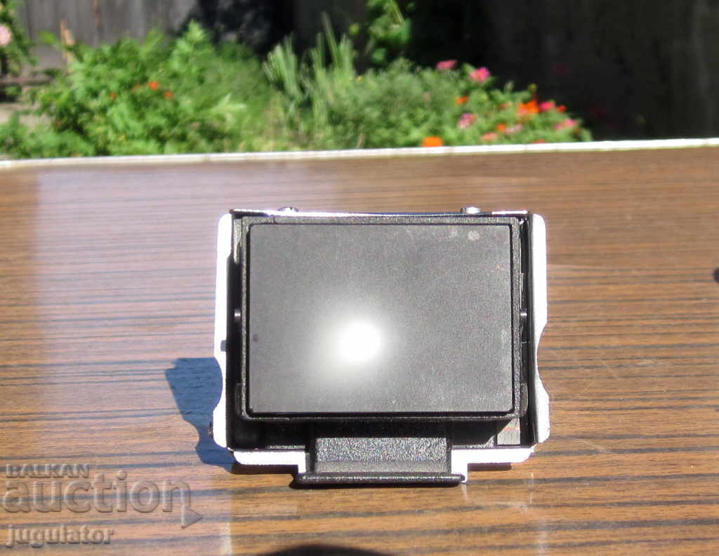 Delivery of IHAGEE viewfinder for German EXAKTA camera Delivery of IHAGEE viewfinder for German EXAKTA camera