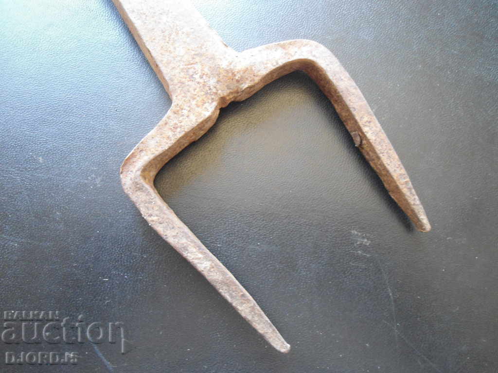 Delivery of An old anvil Delivery of An old anvil