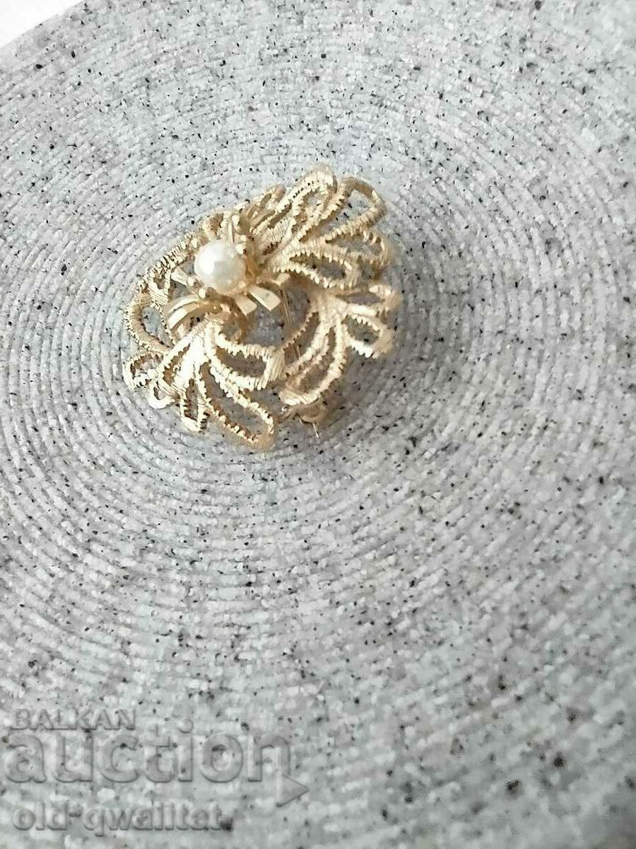 Auction Brooch from the 1970s of M. Vek, gilding, beautiful design Auction Brooch from the 1970s of M. Vek, gilding, beautiful design