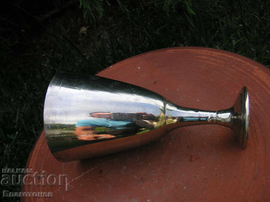 Auction Glass of brandy wine Auction Glass of brandy wine