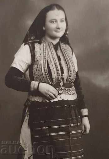 Delivery of WEARING JEWELERY PENDARI OLD PHOTO PHOTO KINGDOM OF BULGARIA Delivery of WEARING JEWELERY PENDARI OLD PHOTO PHOTO KINGDOM OF BULGARIA