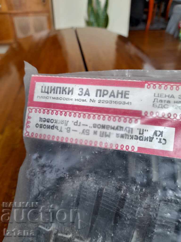 Auction Old plastic laundry clips Auction Old plastic laundry clips