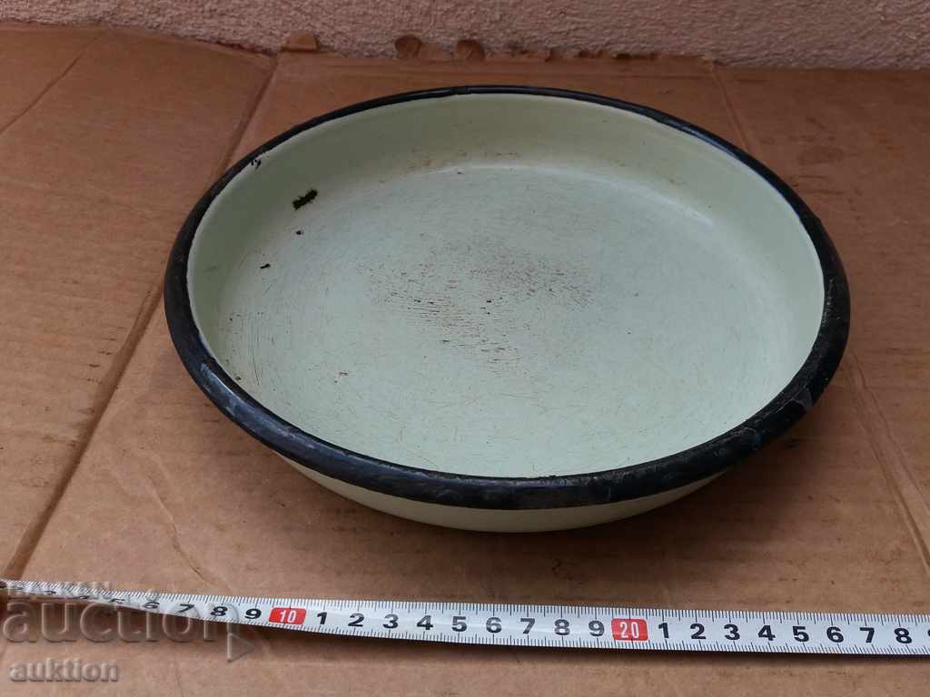 ENAMELED SOC. PIZZA TRAY with price 2.99 BGN | € 1.53