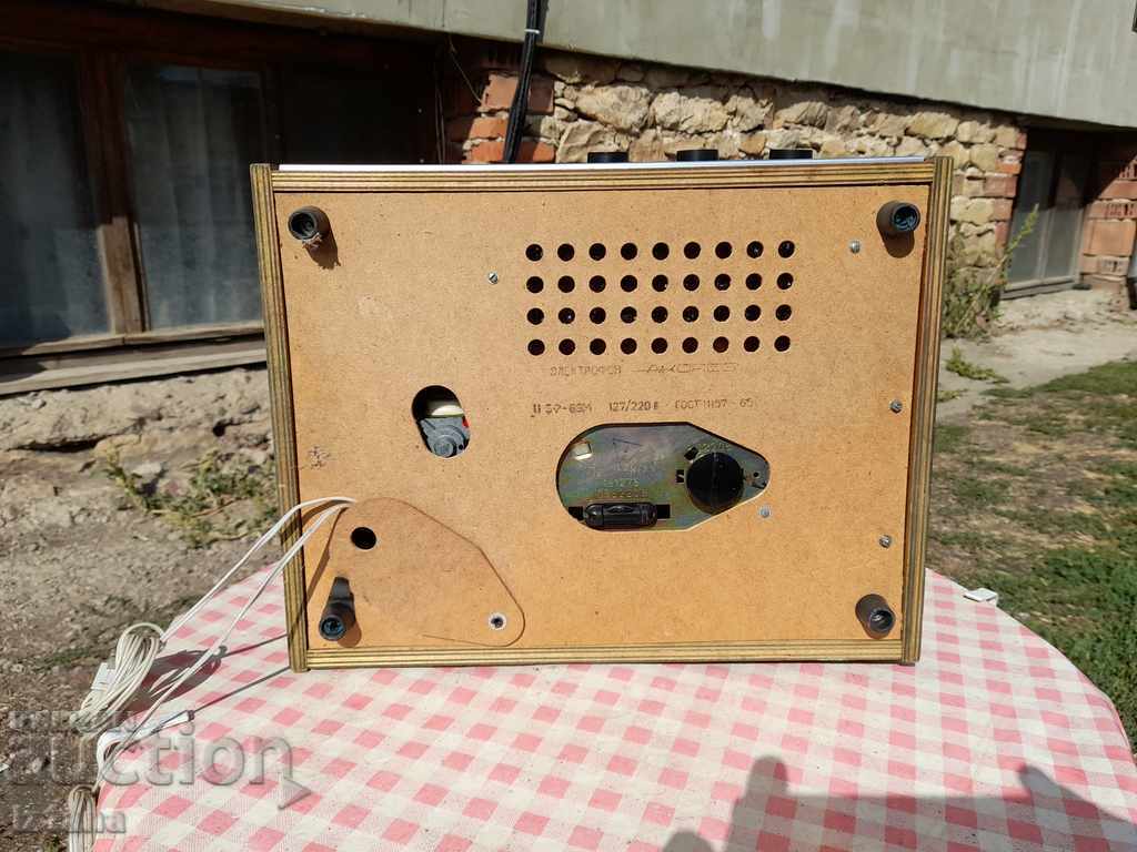 Old turntable Riga Akords - 7 Old turntable Riga Akords - 7