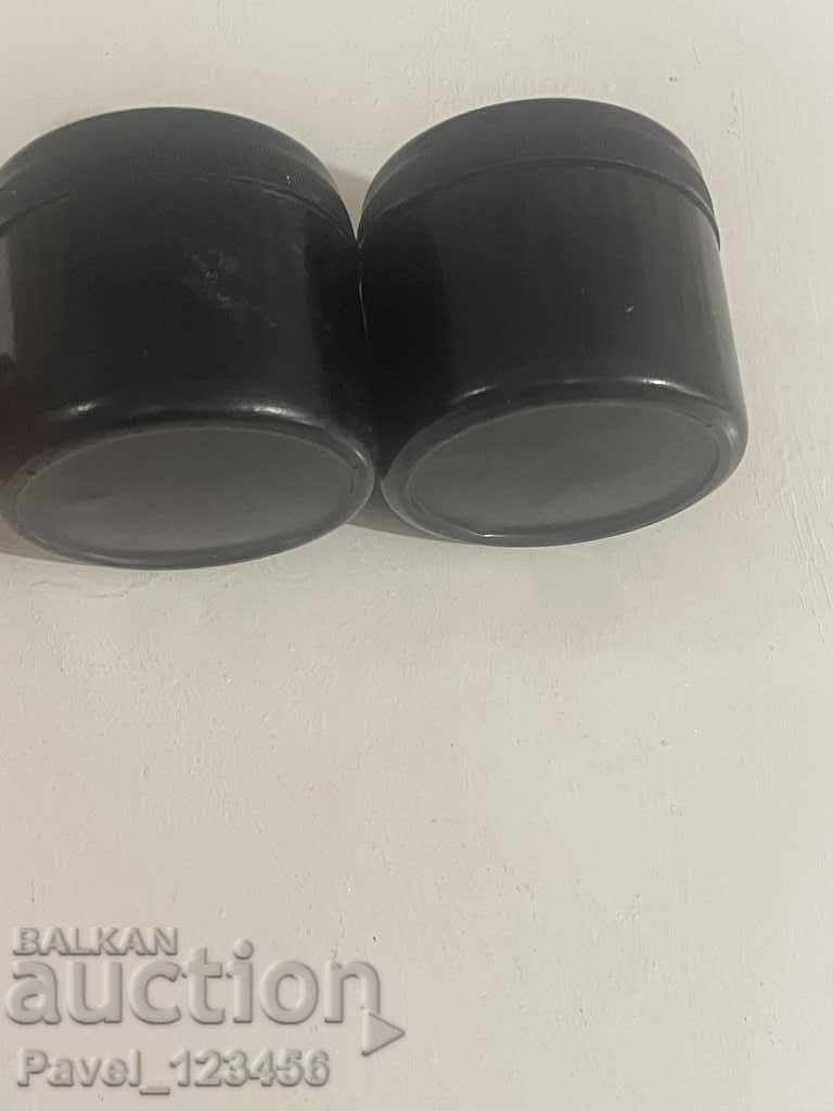 Livrarea 2 buc. cutii de bachelită pentru vopsele de artă Sofia Livrarea 2 buc. cutii de bachelită pentru vopsele de artă Sofia