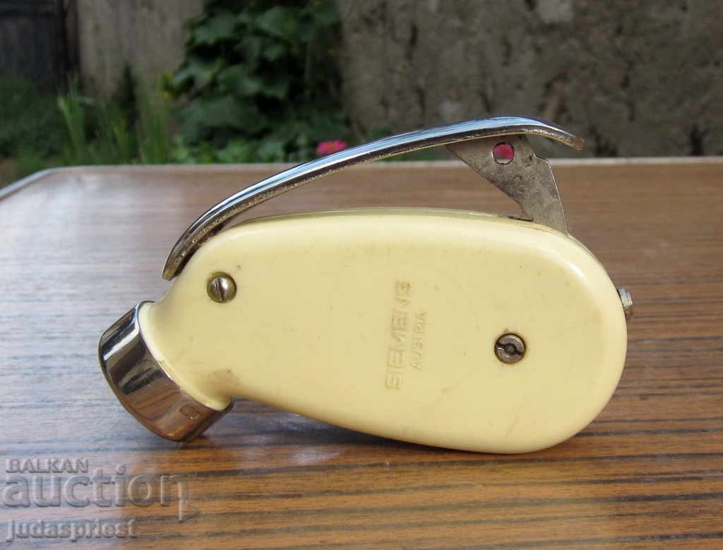 siemens siemens vintage mechanical flashlight dynamo with price 40.00 BGN | € 20.45 siemens siemens vintage mechanical flashlight dynamo with price 40.00 BGN | € 20.45