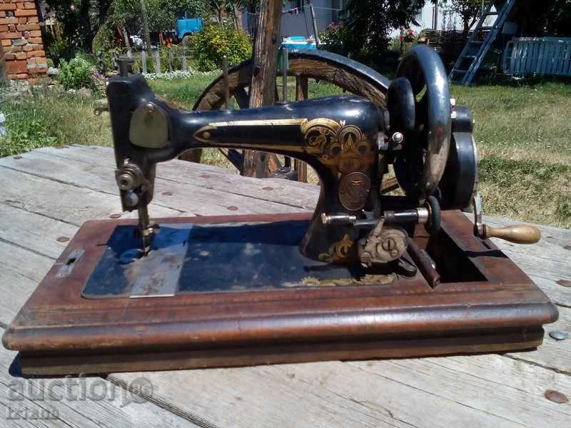 Sewing Machine Junker & Ruh with price 60.00 BGN | € 30.68 Sewing Machine Junker & Ruh with price 60.00 BGN | € 30.68