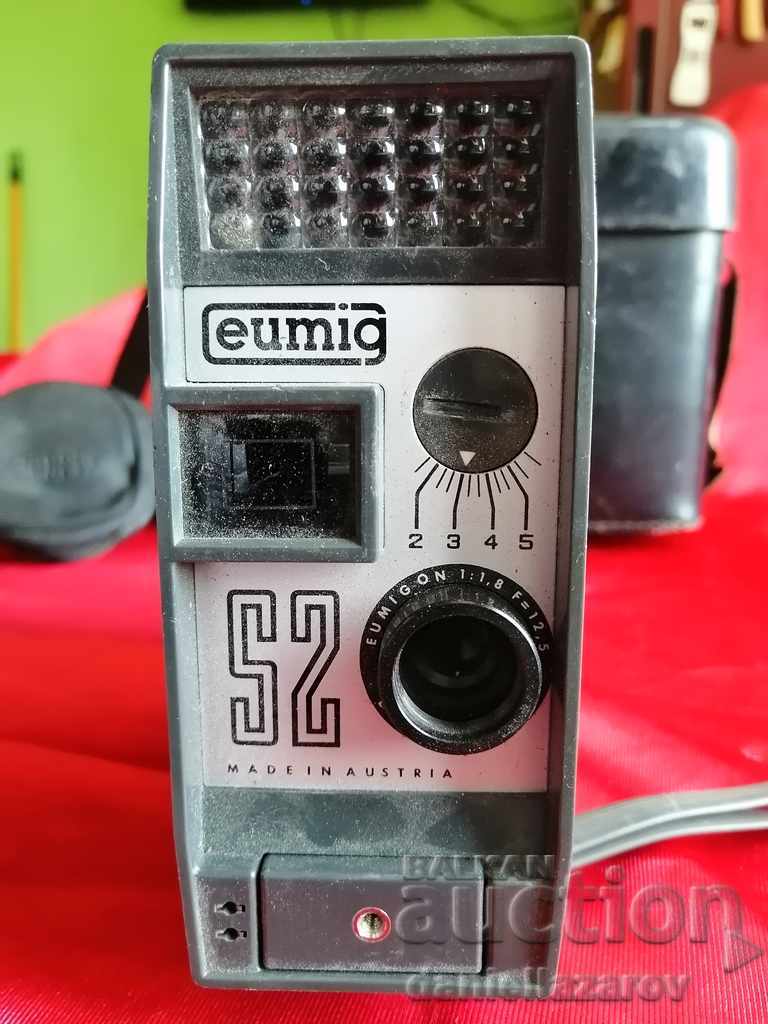 Παλιά Συλλεκτική Κάμερα EUMIG 52, 1960 με τιμή 35.00 BGN | € 17.90 Παλιά Συλλεκτική Κάμερα EUMIG 52, 1960 με τιμή 35.00 BGN | € 17.90