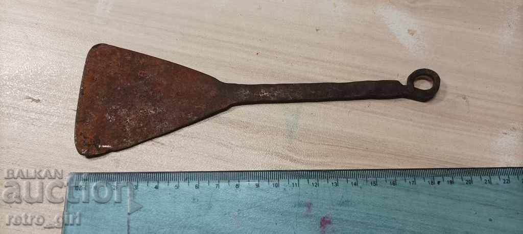 Πουλάω μια παλιά ξύστρα. με τιμή 14.00 BGN | € 7.16 Πουλάω μια παλιά ξύστρα. με τιμή 14.00 BGN | € 7.16