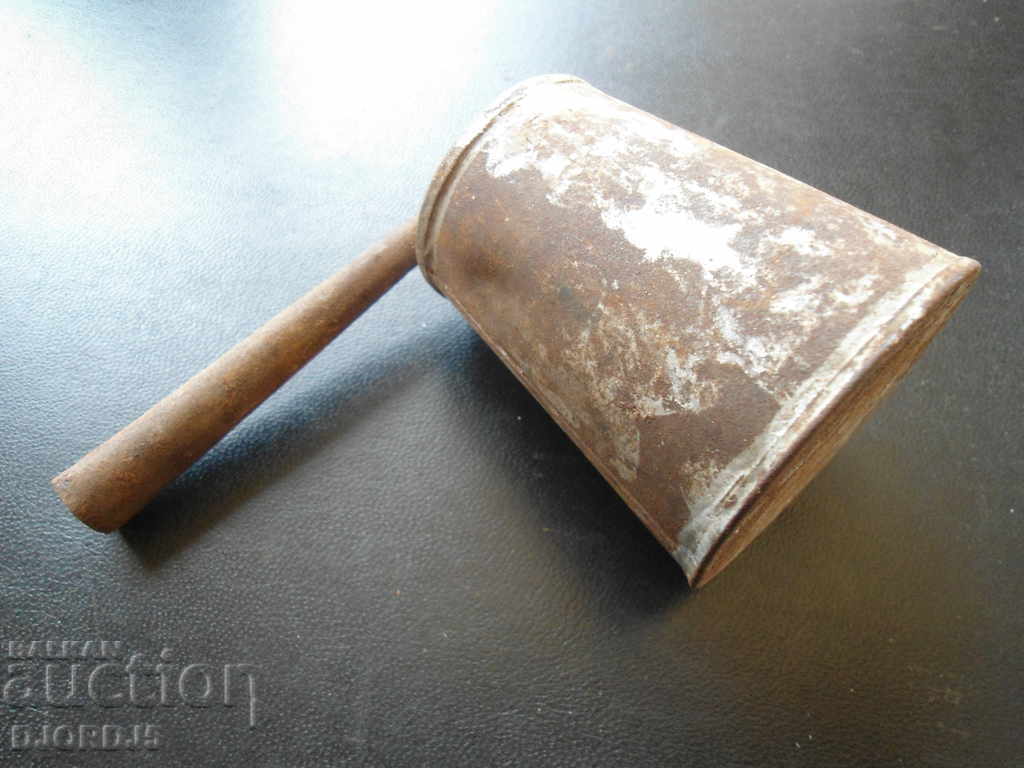 Auction  Old painting tool