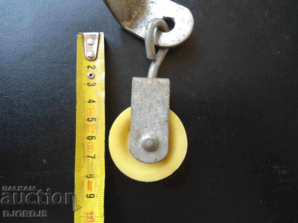 Auction An old little reel Auction An old little reel