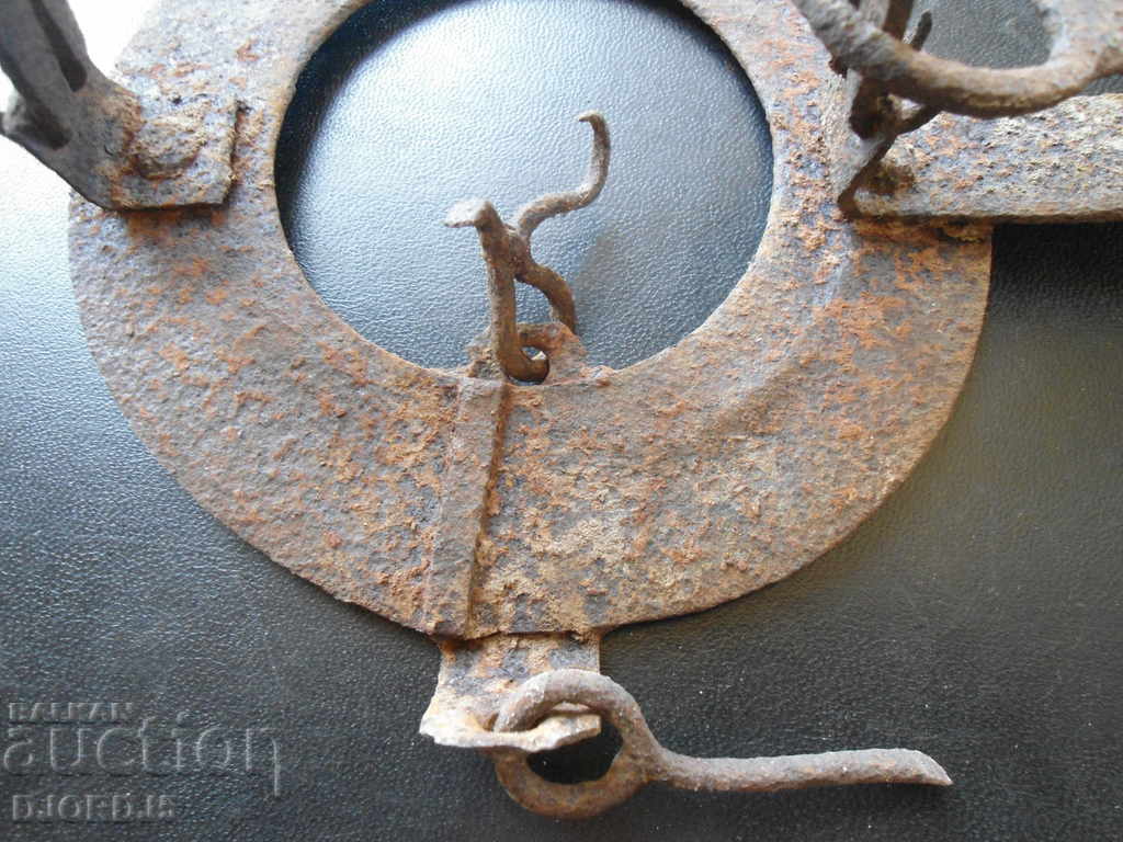 Παλιά σφυρηλατημένο κλόουν, παγίδα με τιμή 15.00 BGN | € 7.67 Παλιά σφυρηλατημένο κλόουν, παγίδα με τιμή 15.00 BGN | € 7.67