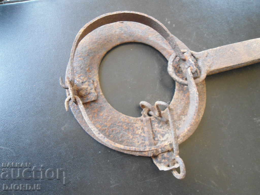 Δημοπρασία Παλιά σφυρηλατημένο κλόουν, παγίδα Δημοπρασία Παλιά σφυρηλατημένο κλόουν, παγίδα