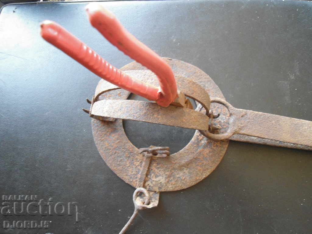 Παράδοση Παλιά σφυρηλατημένο κλόουν, παγίδα Παράδοση Παλιά σφυρηλατημένο κλόουν, παγίδα