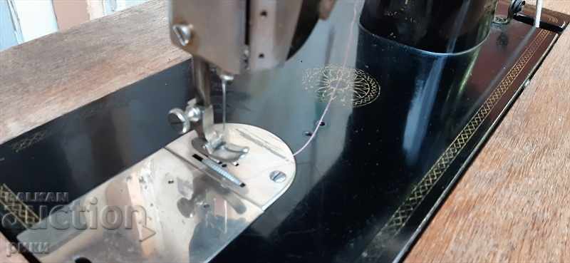 Аукцион Стара шевна машина knoch "textima" Аукцион Стара шевна машина knoch "textima"