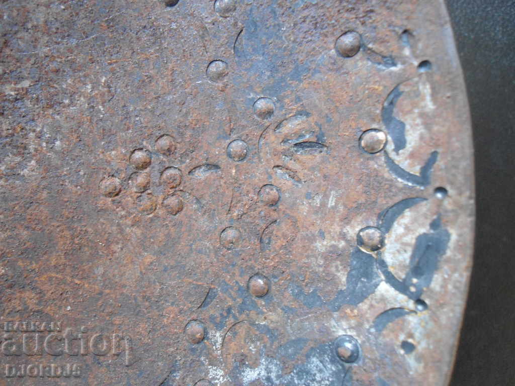 Delivery of Old forged metal ashtray Delivery of Old forged metal ashtray