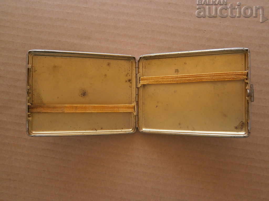Auction old cigarette case Auction old cigarette case