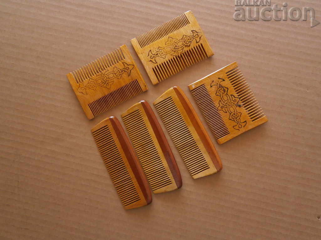 Delivery of antique wooden comb lot combs
