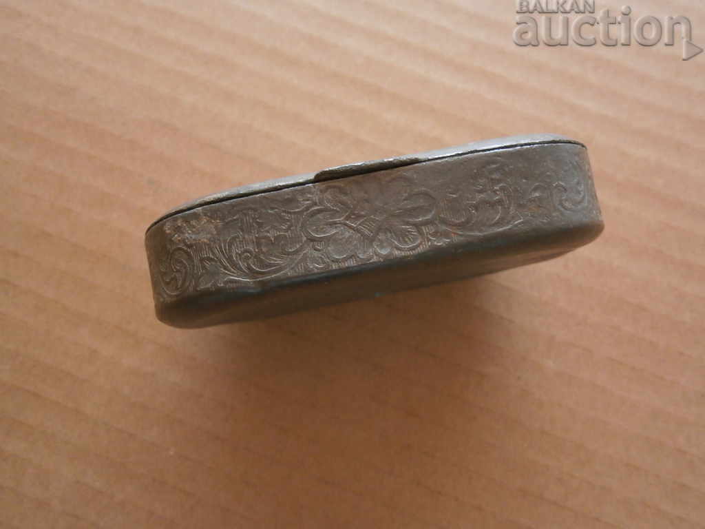 antique renaissance box with price 31.00 BGN | € 15.85 antique renaissance box with price 31.00 BGN | € 15.85