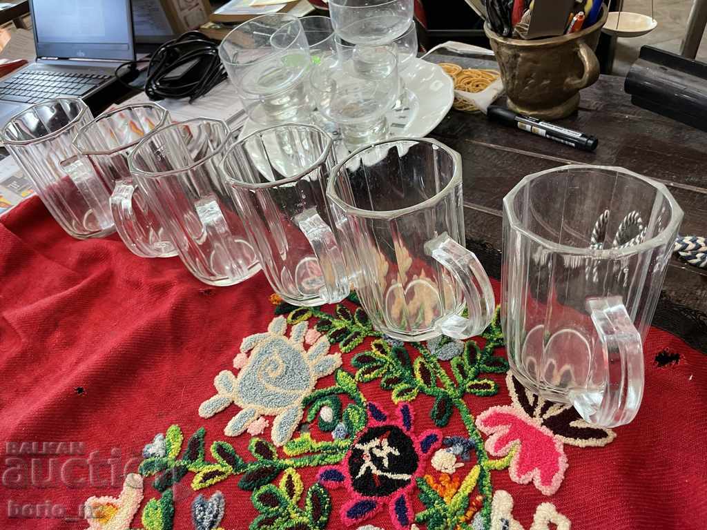 Auction  10652. SERVICE BEER MASSES SOLID GLASS