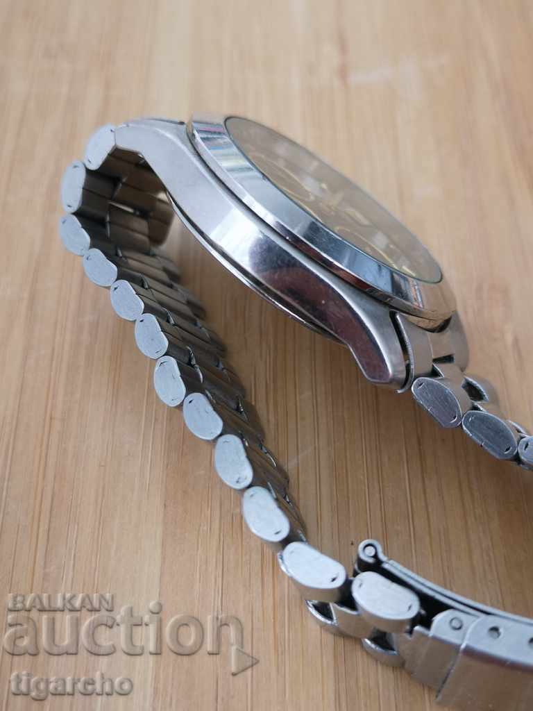 Delivery of Citizen quartz chronograph watch Delivery of Citizen quartz chronograph watch