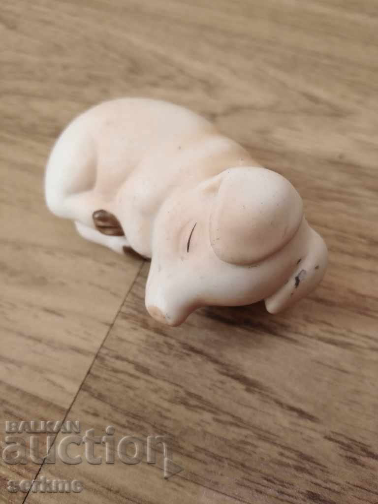 Porcelain figure with price 5.00 BGN | € 2.56 Porcelain figure with price 5.00 BGN | € 2.56