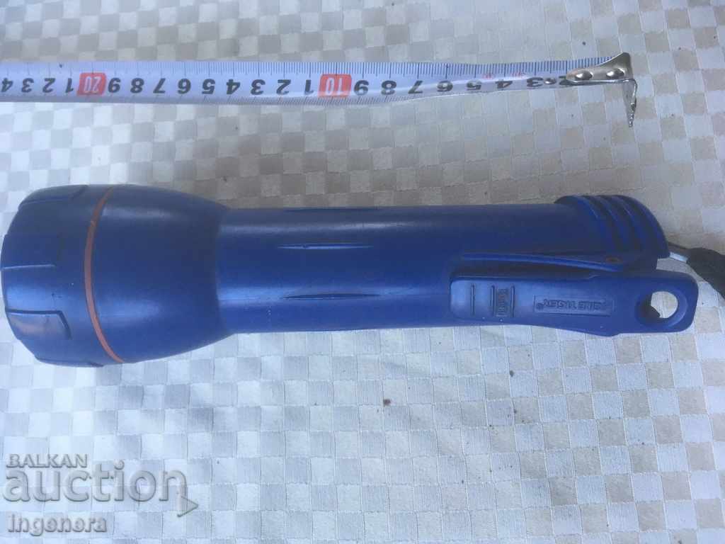 FLASH LAMP PLASTIC PLASTIC OLD MANUFACTURING with price 5.00 BGN | € 2.56 FLASH LAMP PLASTIC PLASTIC OLD MANUFACTURING with price 5.00 BGN | € 2.56