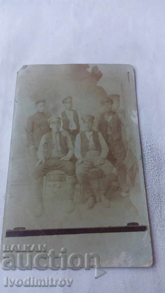 Foto Grup de tineri 1918