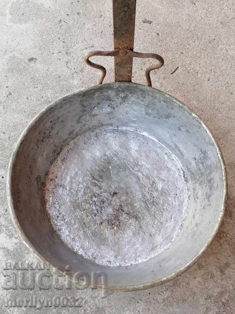 An old copper pan, a baker, a tray, a copper pot, a household pot with price 89.00 BGN | € 45.50