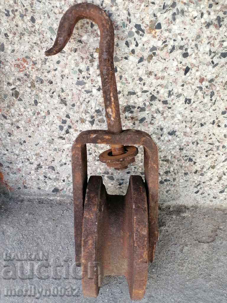 Reel pulley pulley with price 51.00 BGN | € 26.08 Reel pulley pulley with price 51.00 BGN | € 26.08