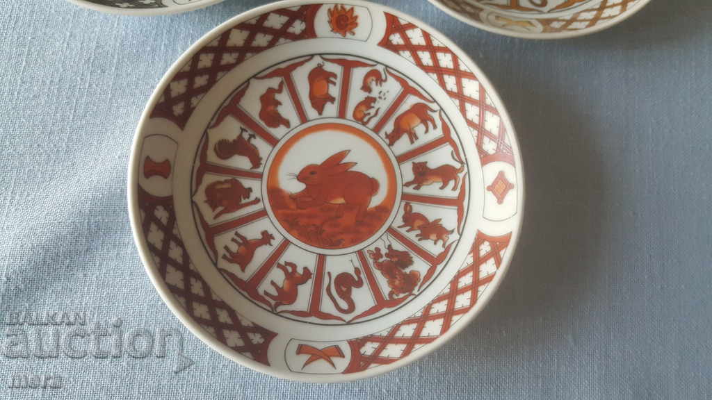 Delivery of Porcelain plates with motifs from the Chinese horoscope Delivery of Porcelain plates with motifs from the Chinese horoscope