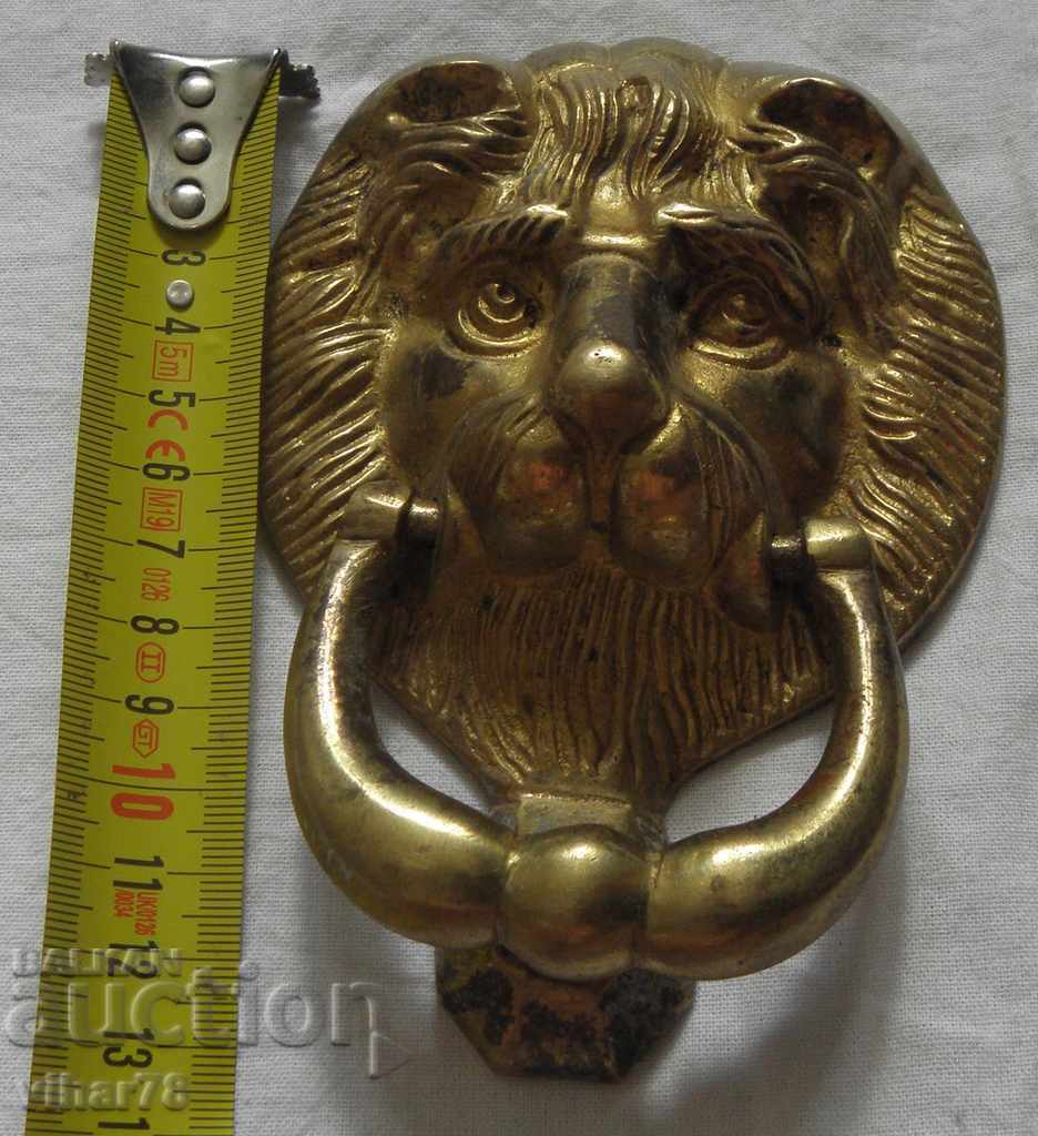 Auction Old solid bronze "LION'S HEAD" door knocker. Auction Old solid bronze "LION'S HEAD" door knocker.
